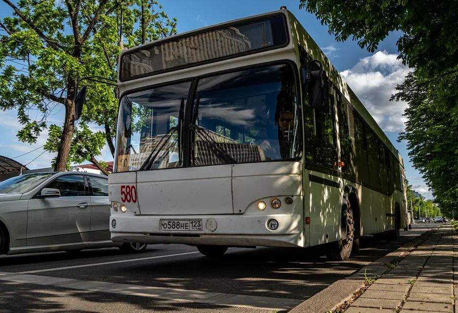 В Краснодаре к Радонице запустили дополнительные маршруты общественного транспорта